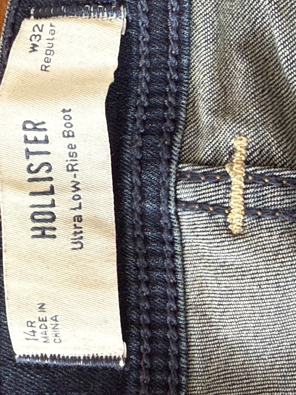 NWOT Hollister Extra Low-Rise Bootcut Jeans, 14R - Picture 3 of 5